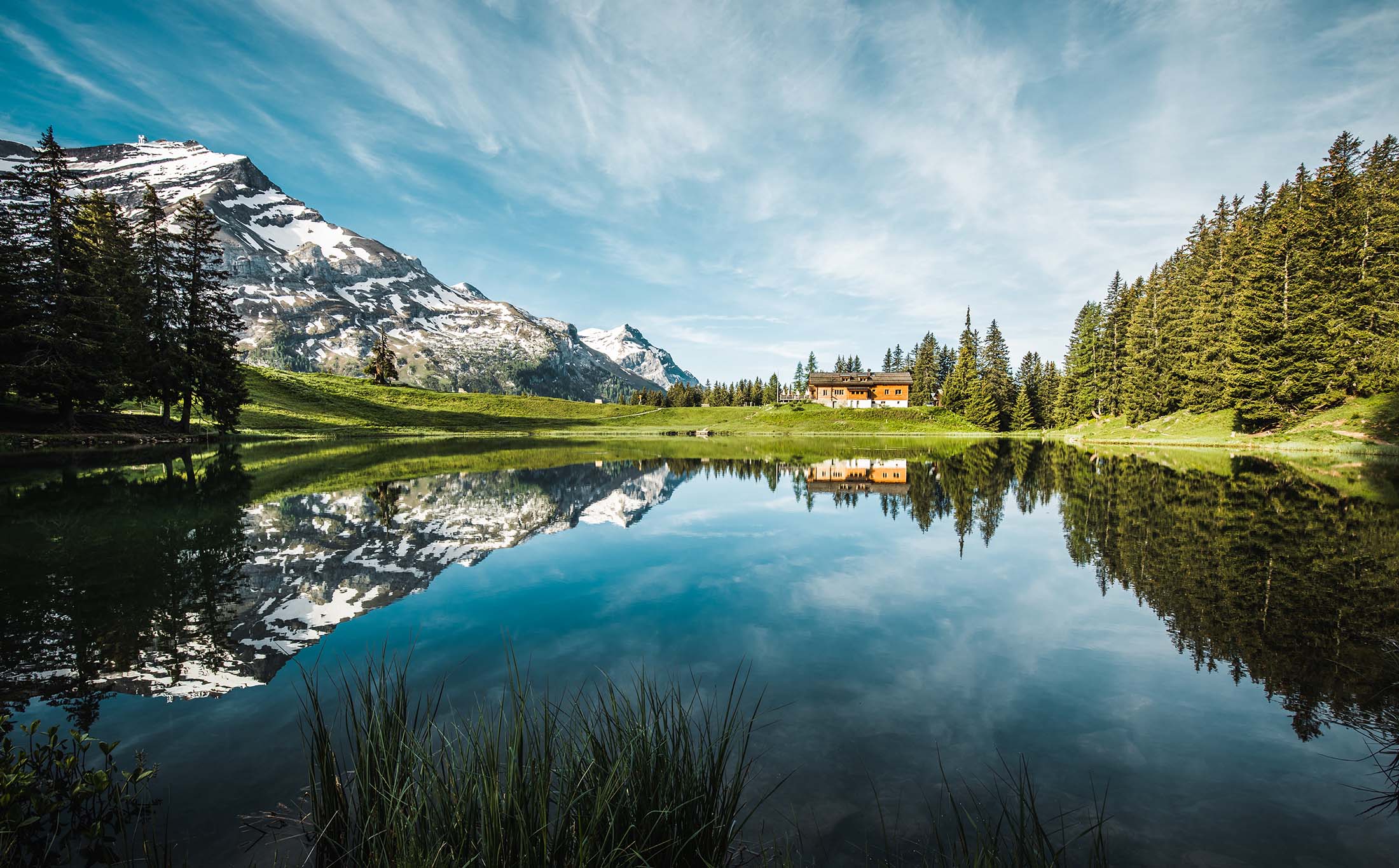 picture of mountain reflection on the lake lac retaud