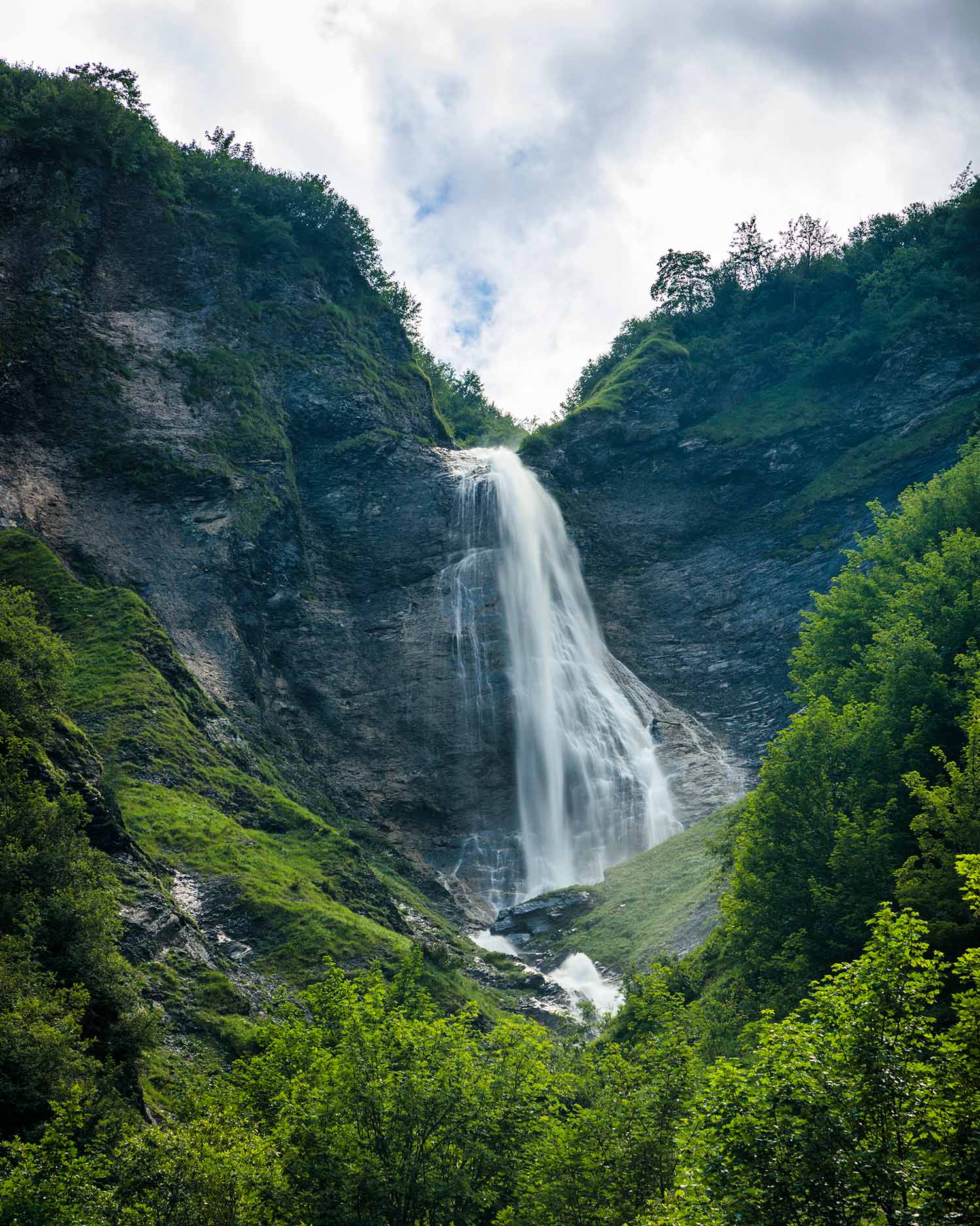 picture of waterfall muttenbachfall in waterfall-arena batöni